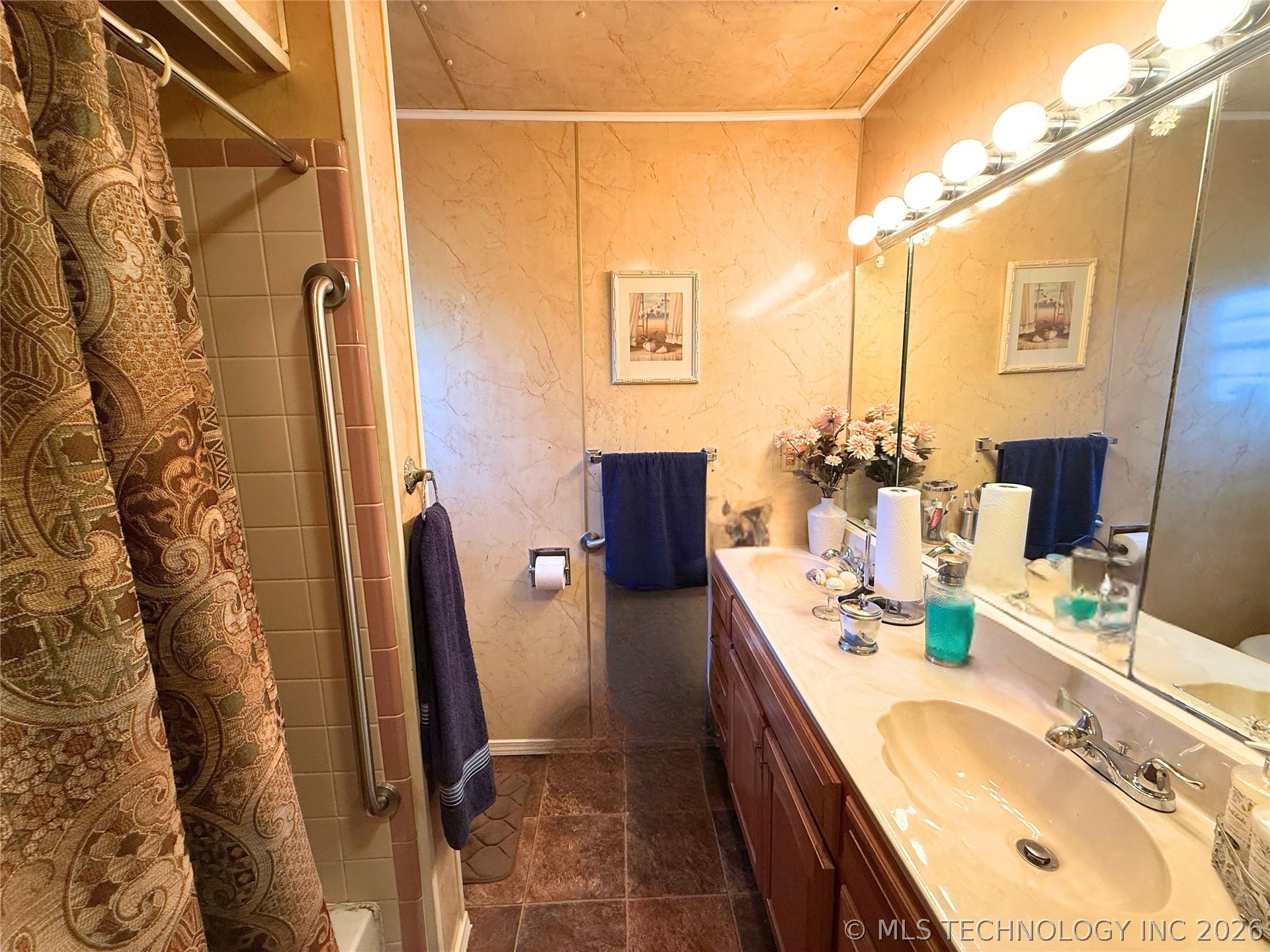 2231 E 32nd Place N Property Photo 21