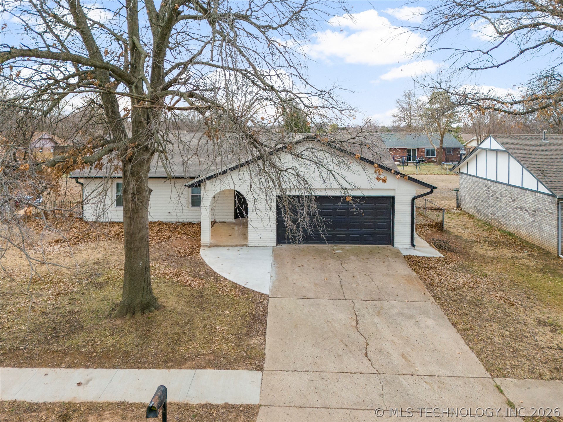 417 W Birmingham Avenue Property Photo 3