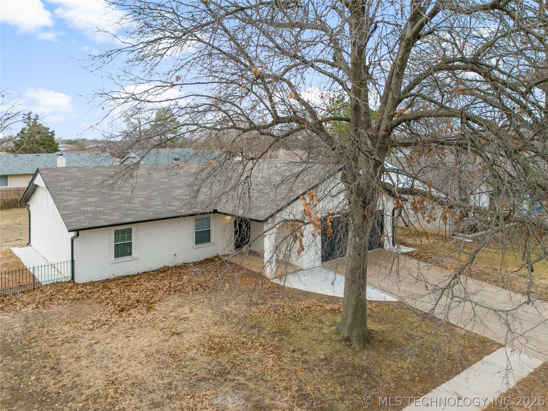 417 W Birmingham Avenue Property Photo 4