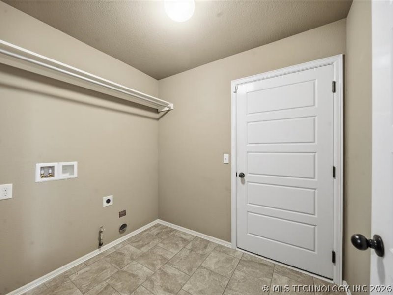 2638 W 115th Street S Property Photo 27
