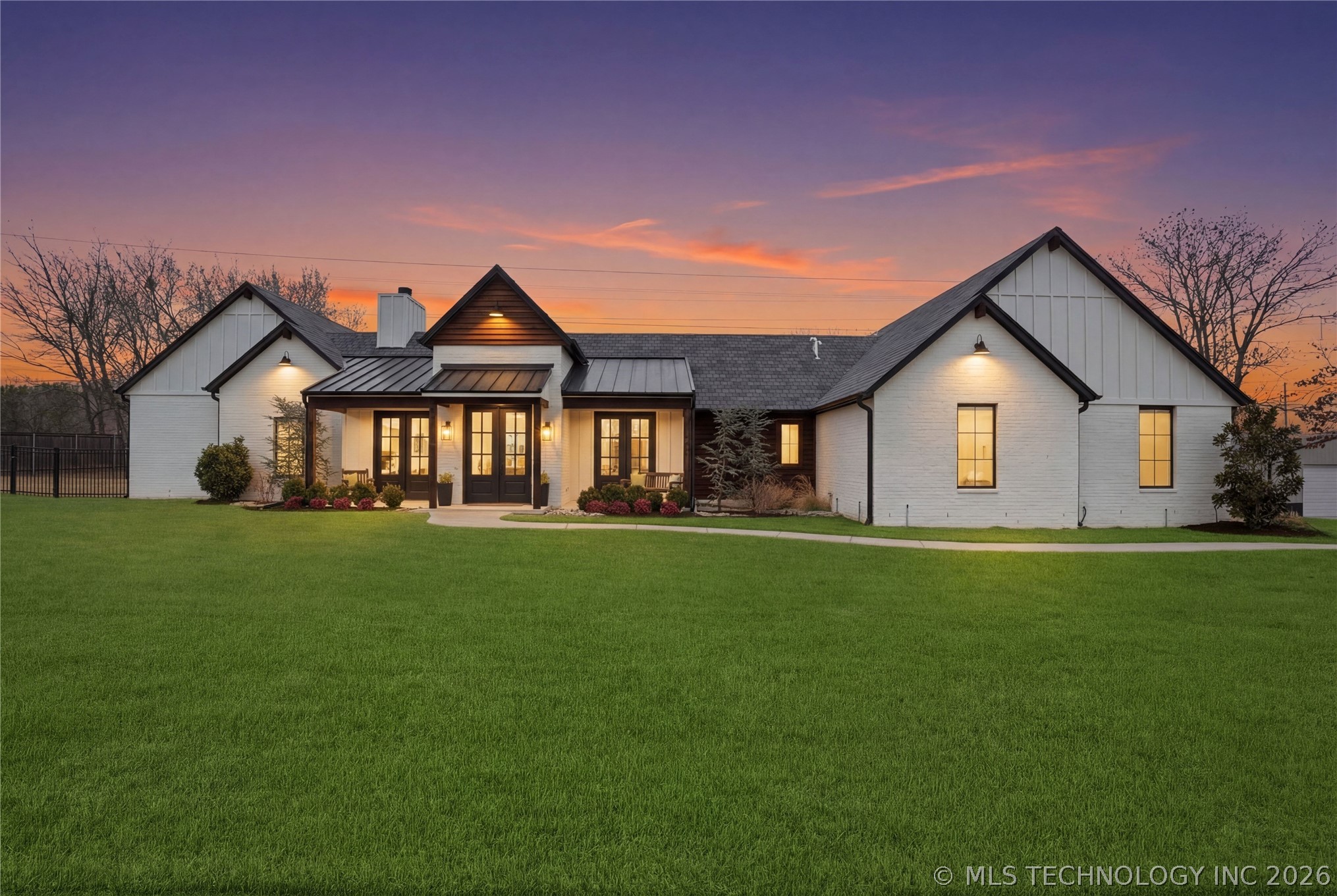 12937 S 28th Place Property Photo 1