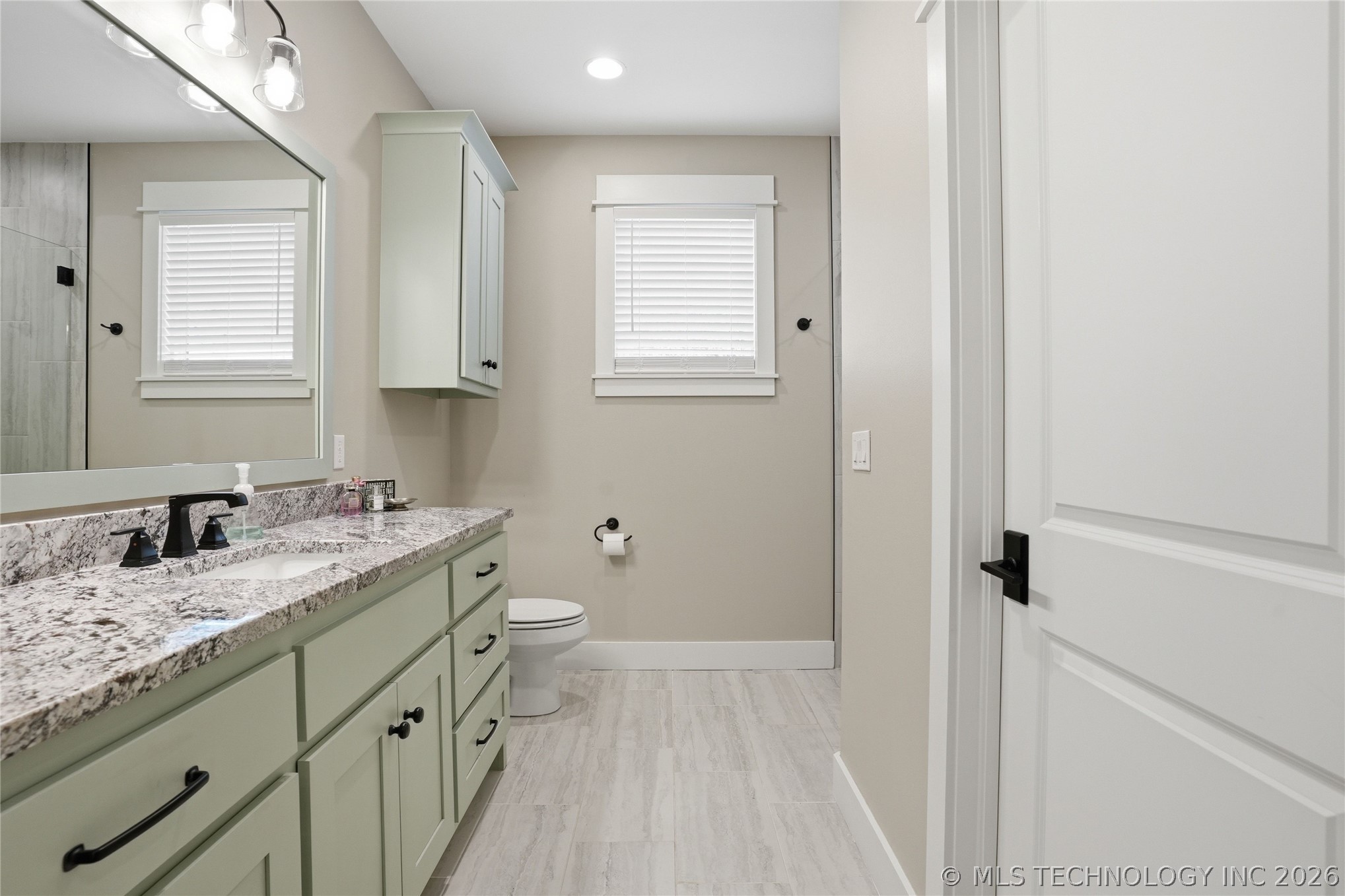 12937 S 28th Place Property Photo 63