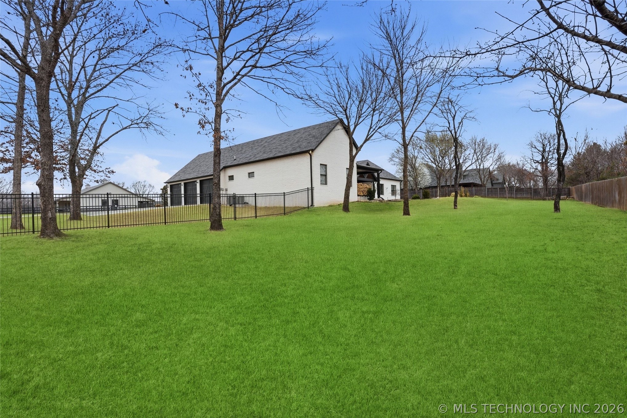 12937 S 28th Place Property Photo 81