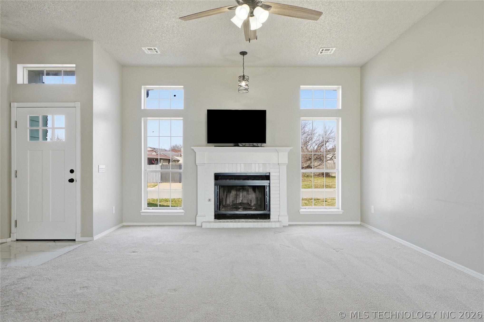 12302 E 87th Street N Property Photo 9
