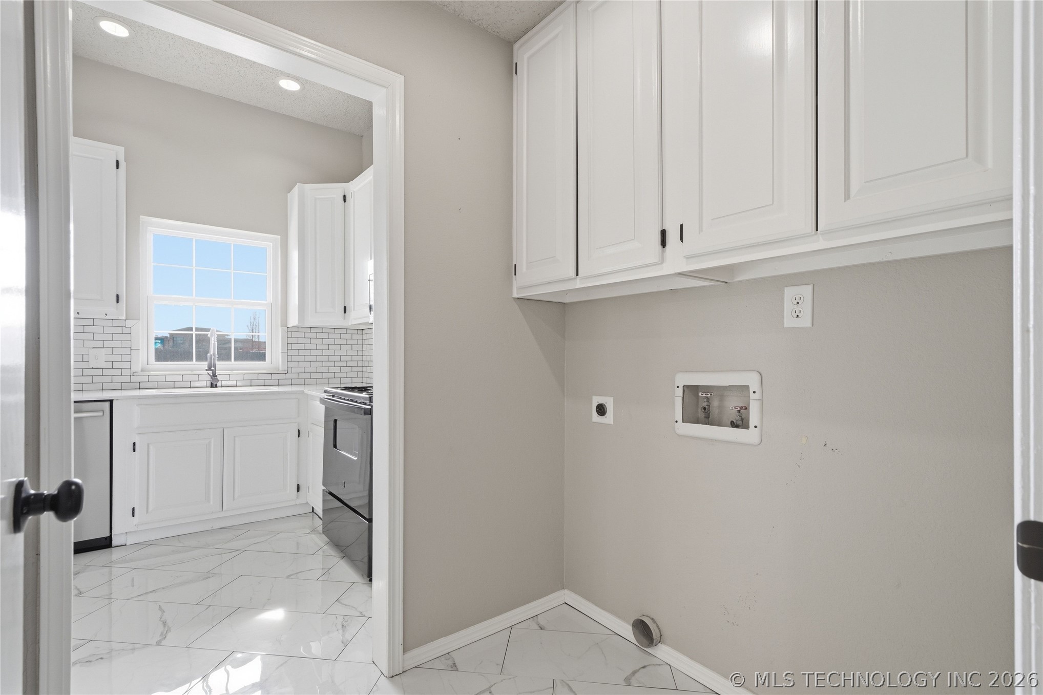 12302 E 87th Street N Property Photo 18
