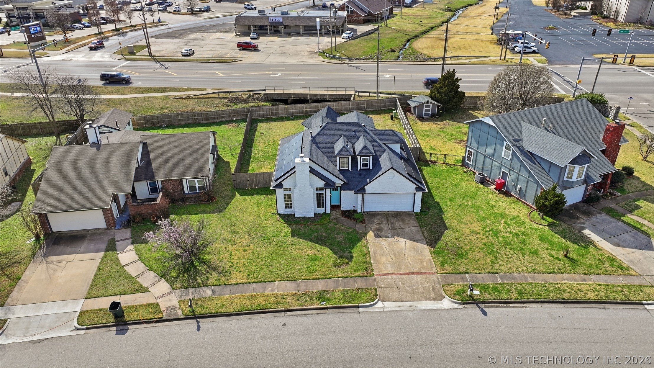 12302 E 87th Street N Property Photo 45