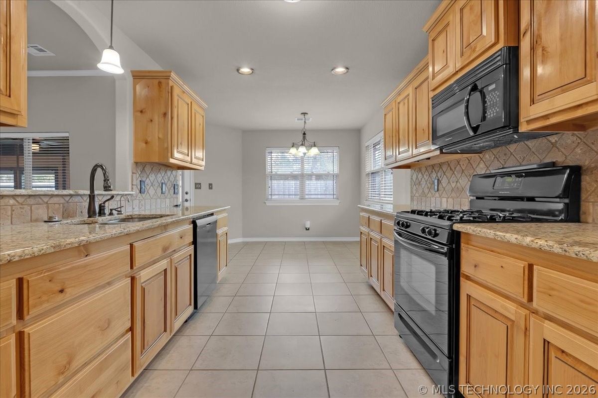 1240 W Keeling Avenue Property Photo 9