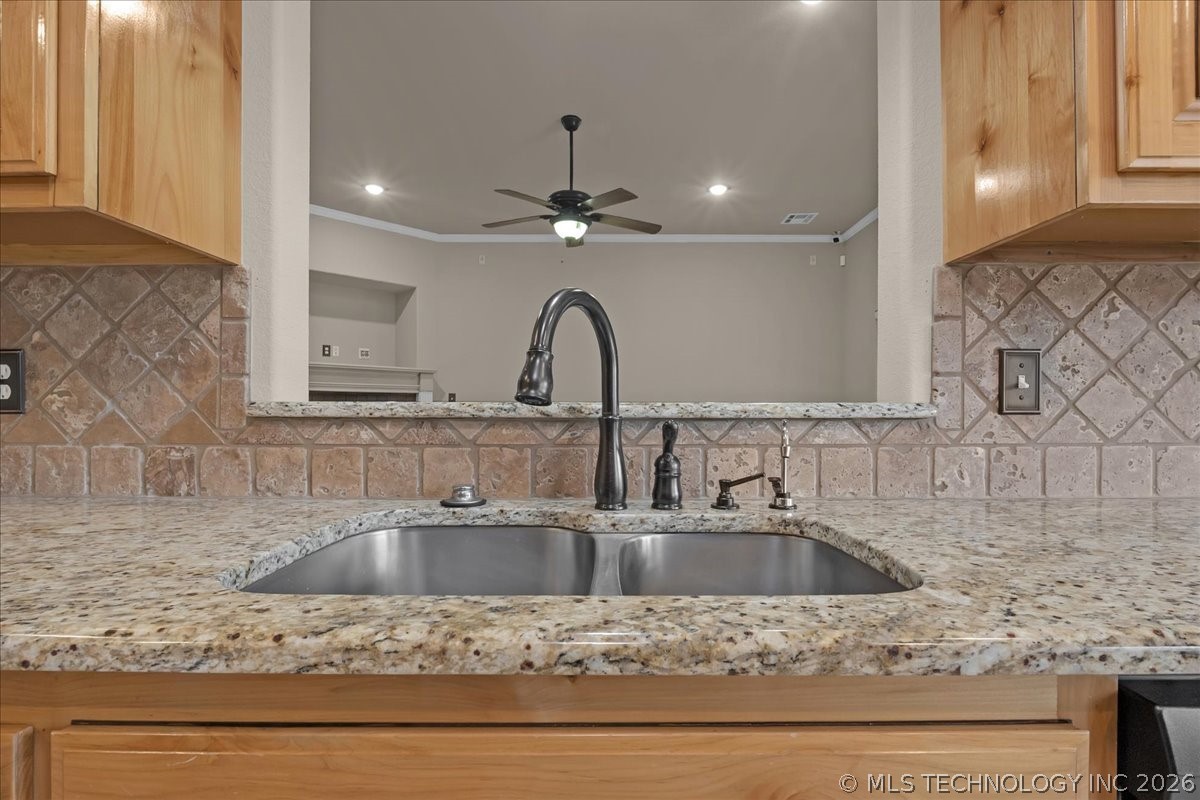 1240 W Keeling Avenue Property Photo 10