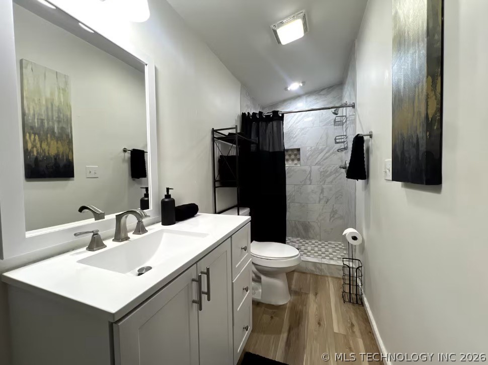 550 N Tacoma Avenue Property Photo 18