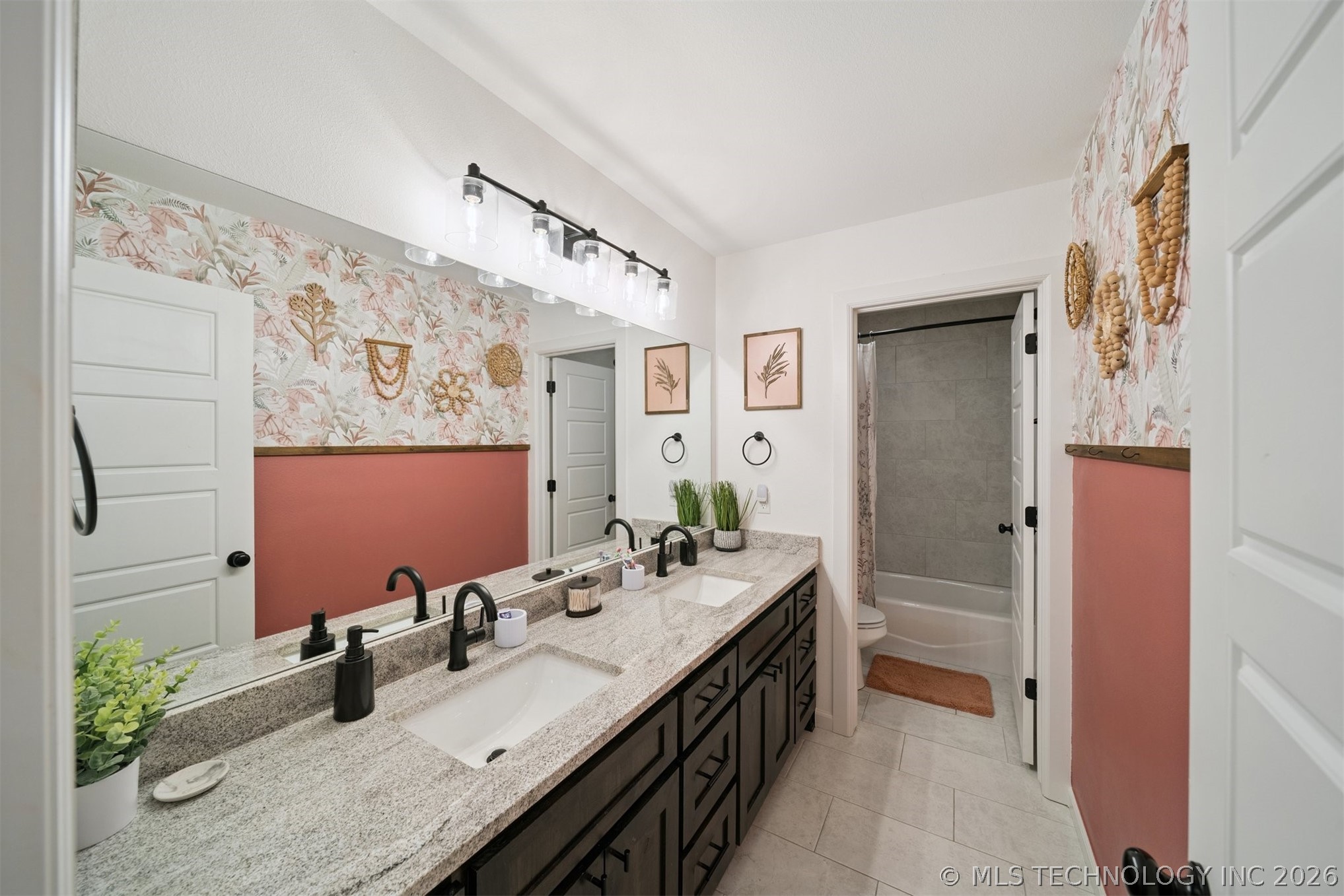 9226 N 141st East Avenue Property Photo 13