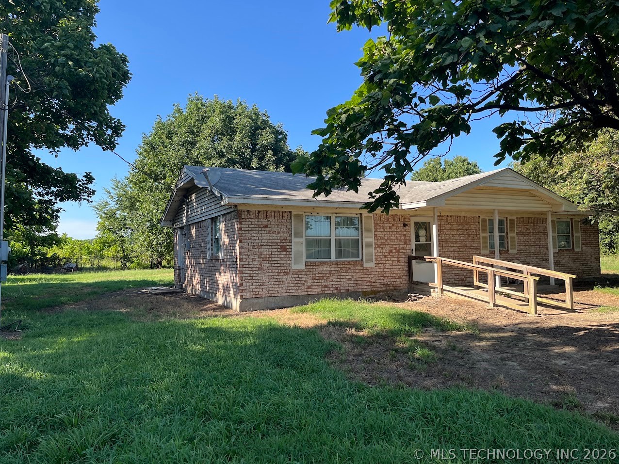 32633 W Liberty Road Property Photo 1