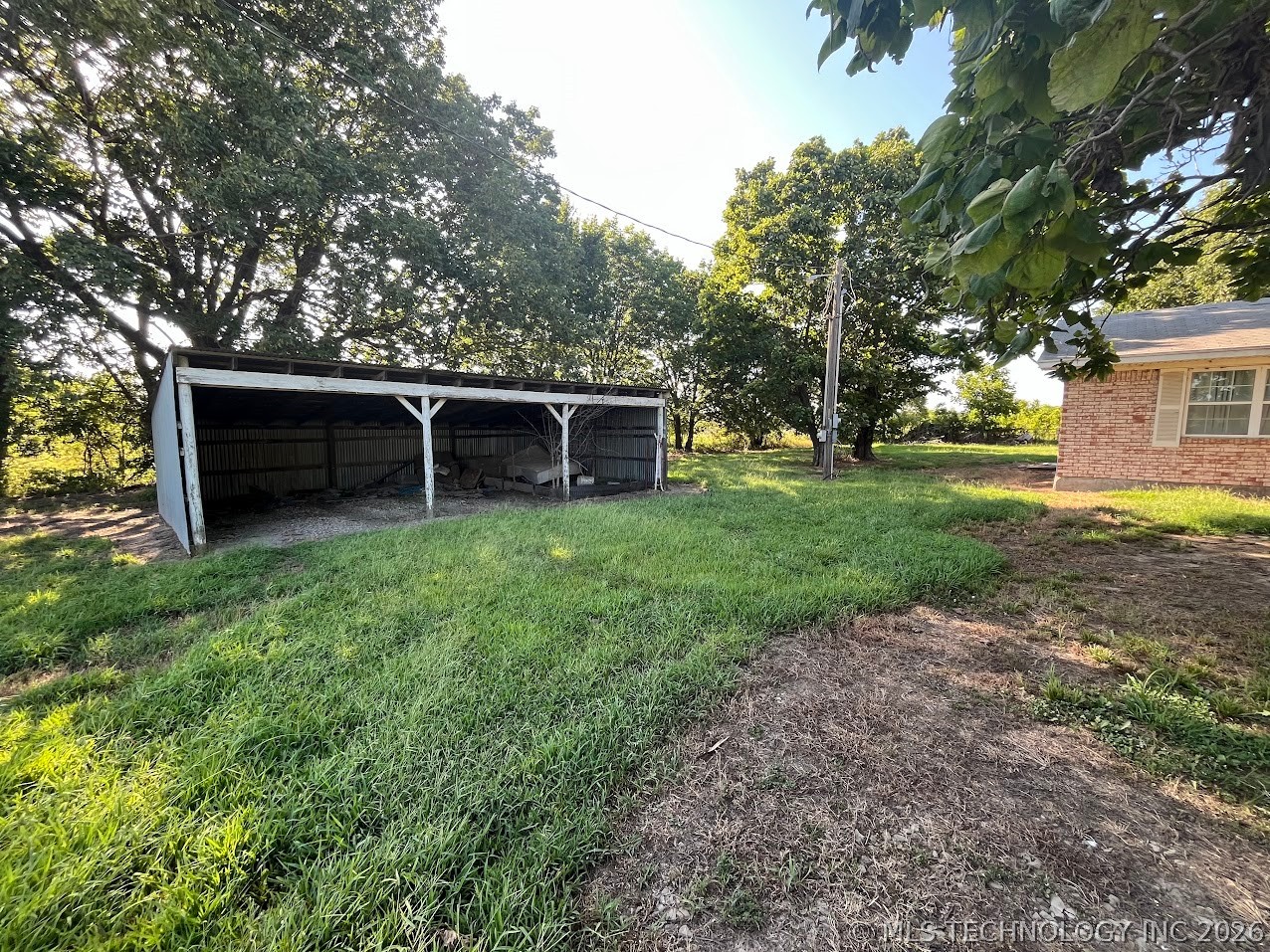 32633 W Liberty Road Property Photo 2