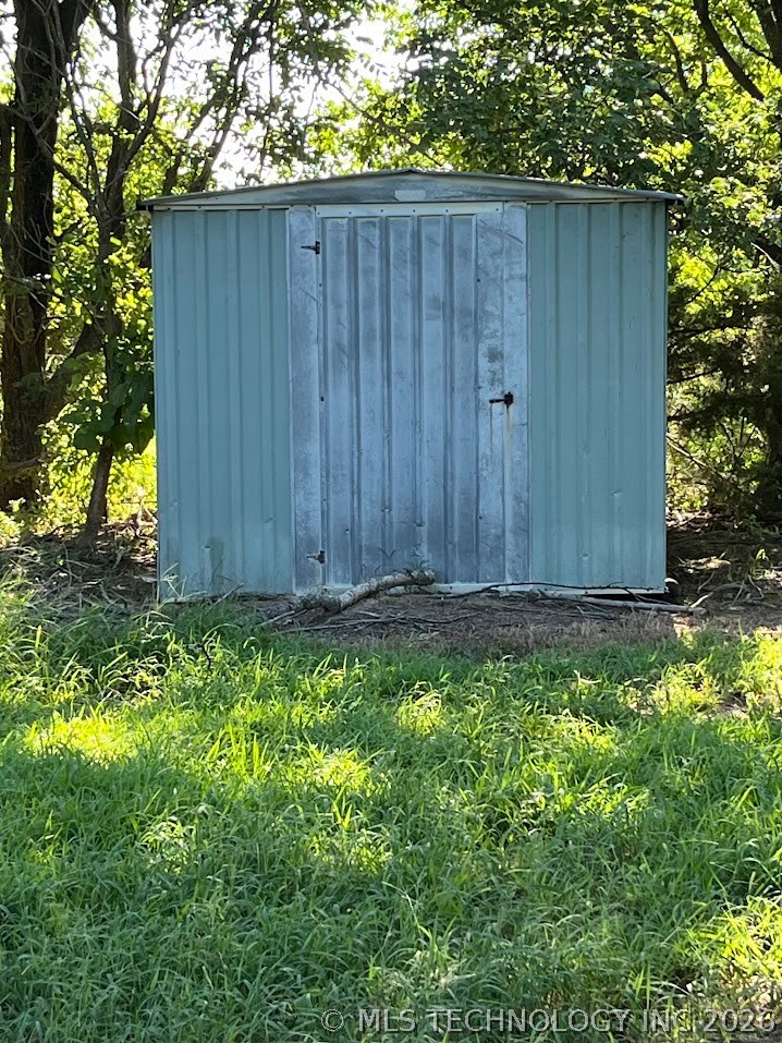 32633 W Liberty Road Property Photo 4