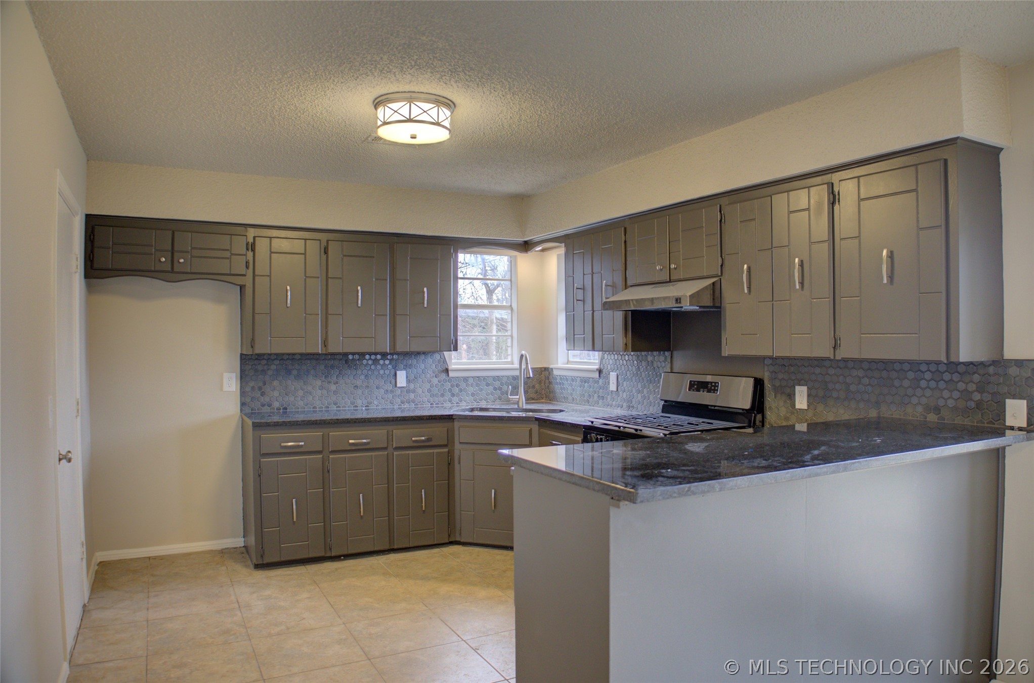 12820 E 14th Street Property Photo 13
