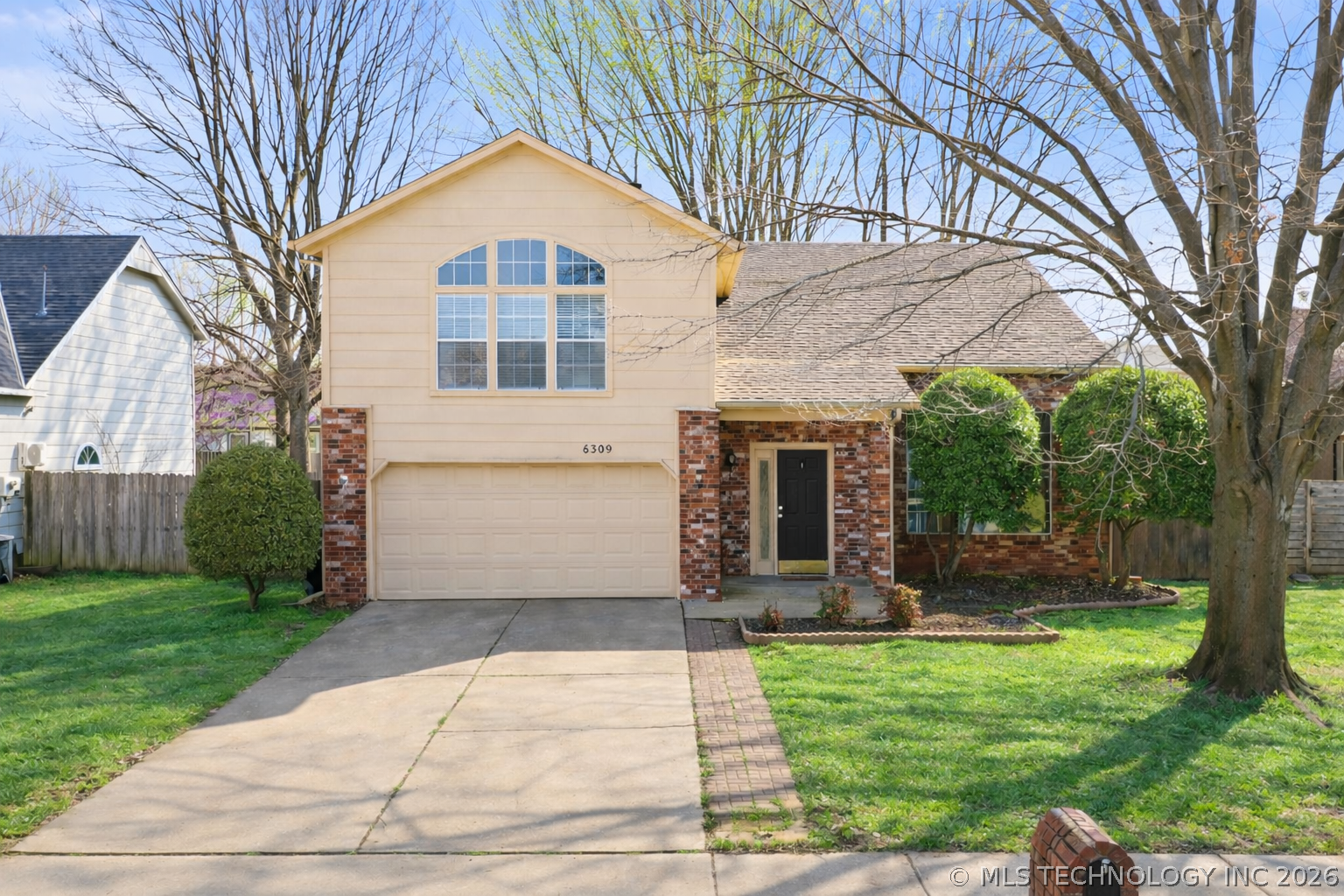 6309 S Date Avenue Property Photo 1