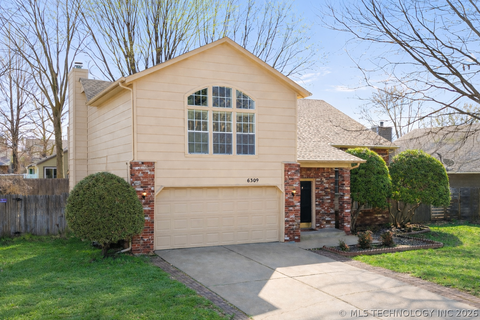 6309 S Date Avenue Property Photo 2