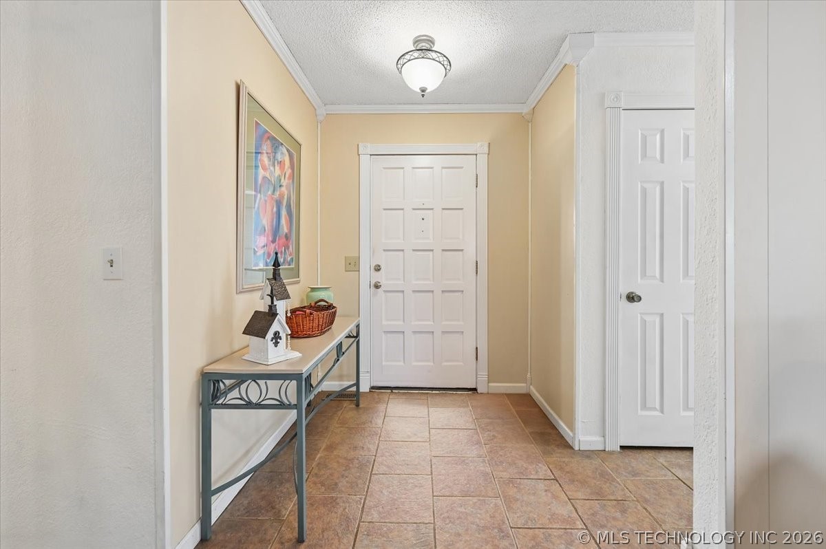 7606 Glenwood Circle Property Photo 4