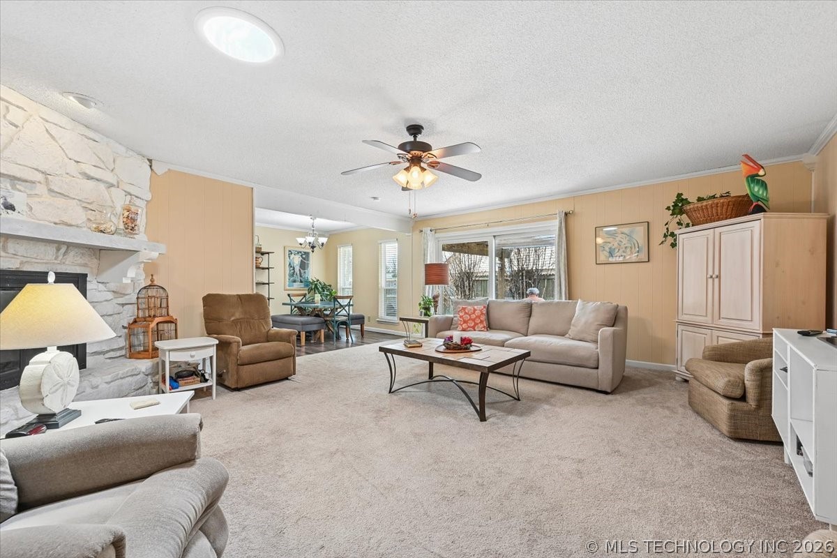 7606 Glenwood Circle Property Photo 6