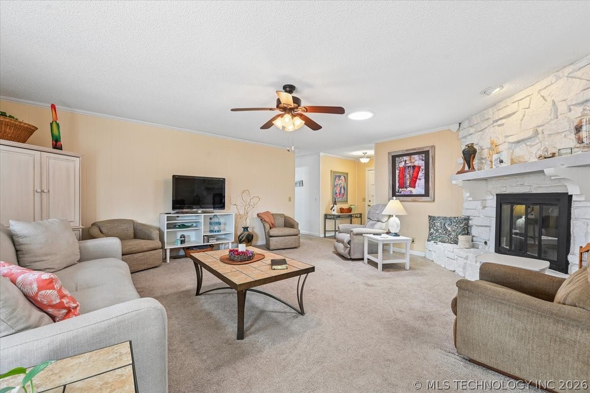 7606 Glenwood Circle Property Photo 8