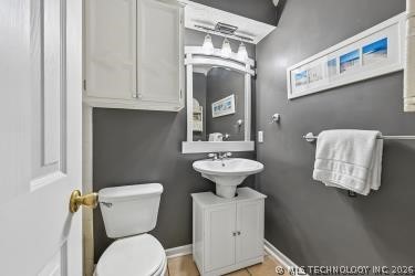 7606 Glenwood Circle Property Photo 16