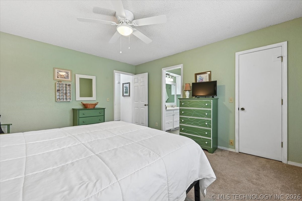 7606 Glenwood Circle Property Photo 18