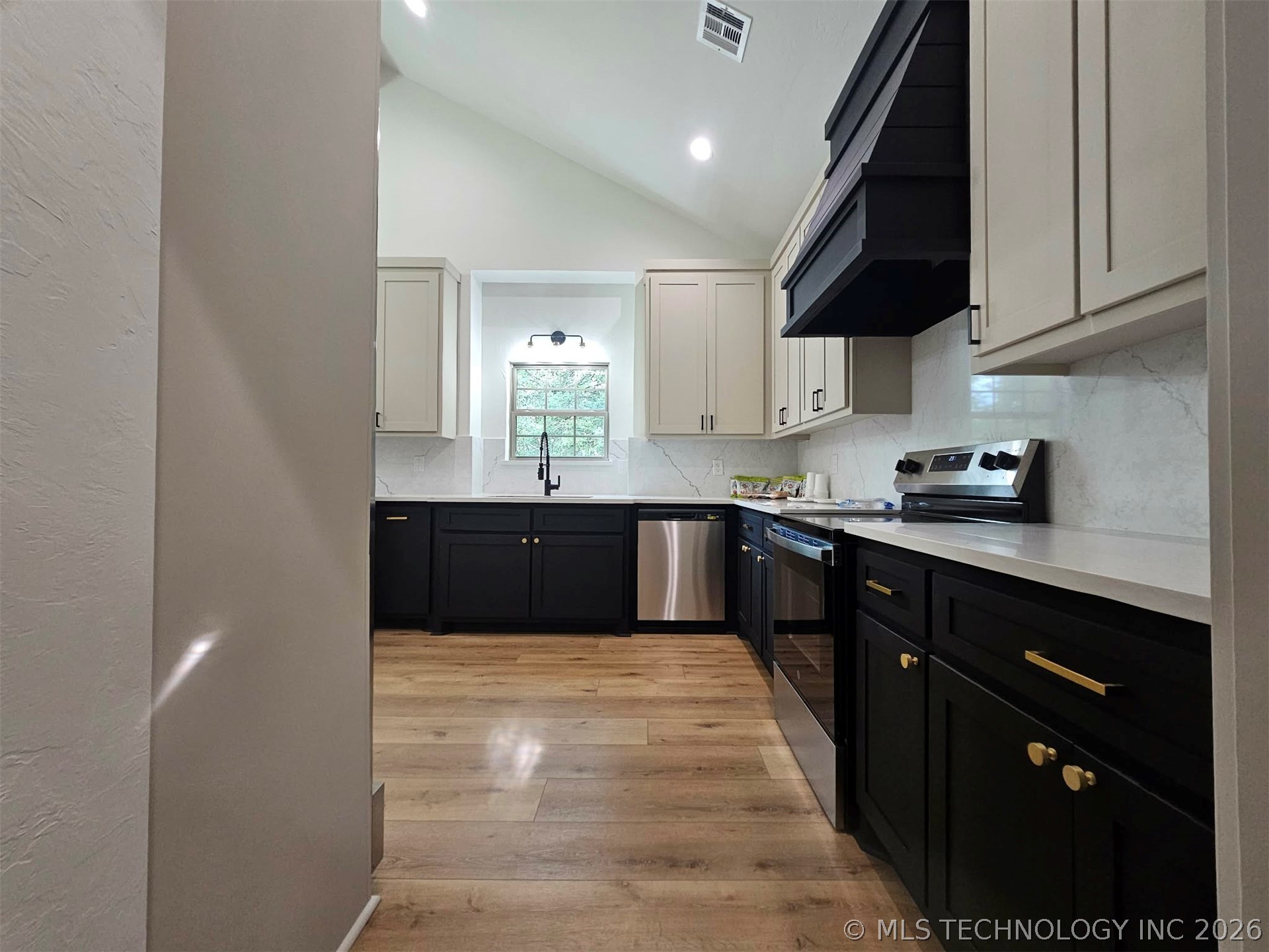 11130 Spanish Oak Property Photo 6