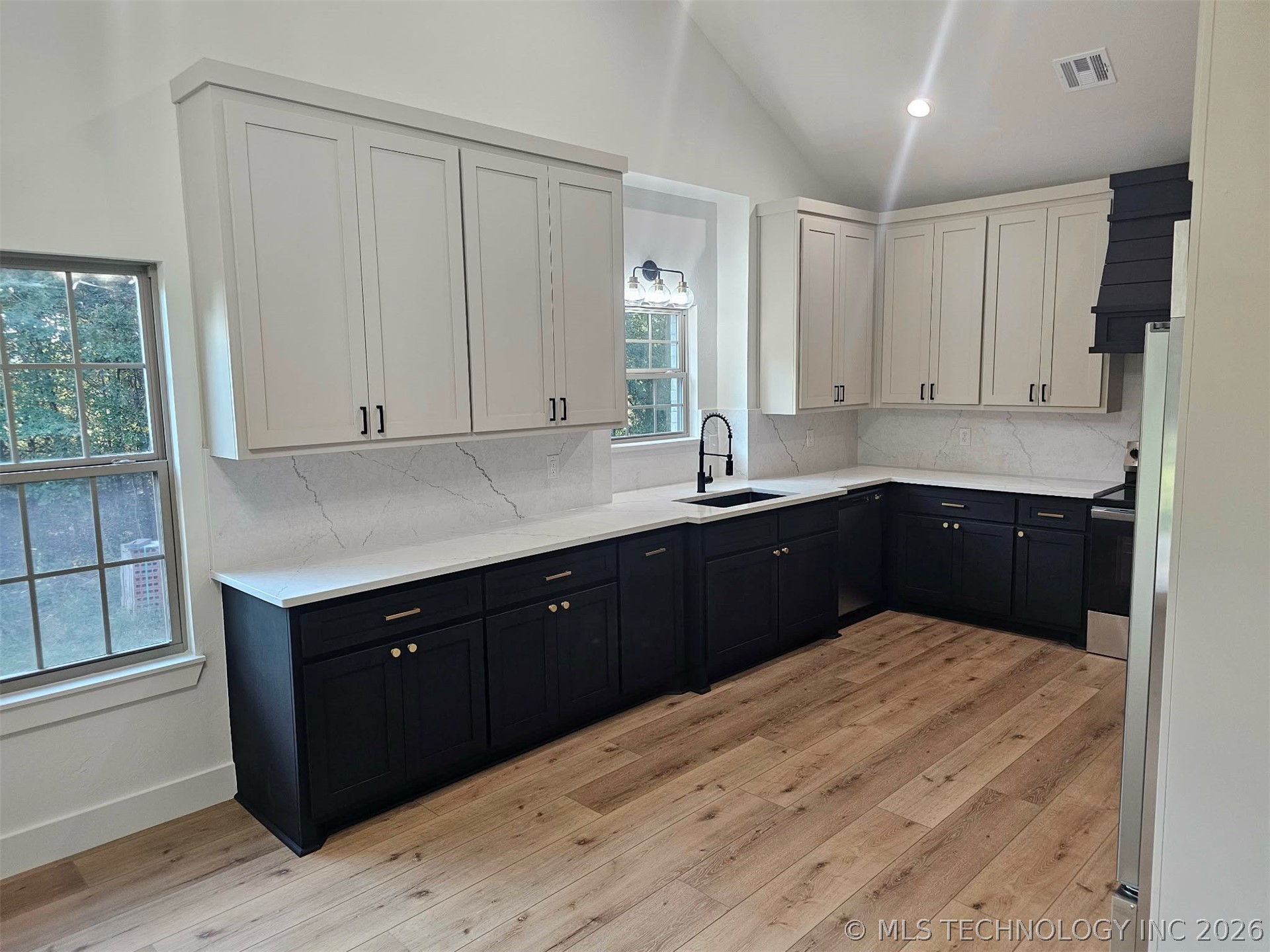 11130 Spanish Oak Property Photo 9