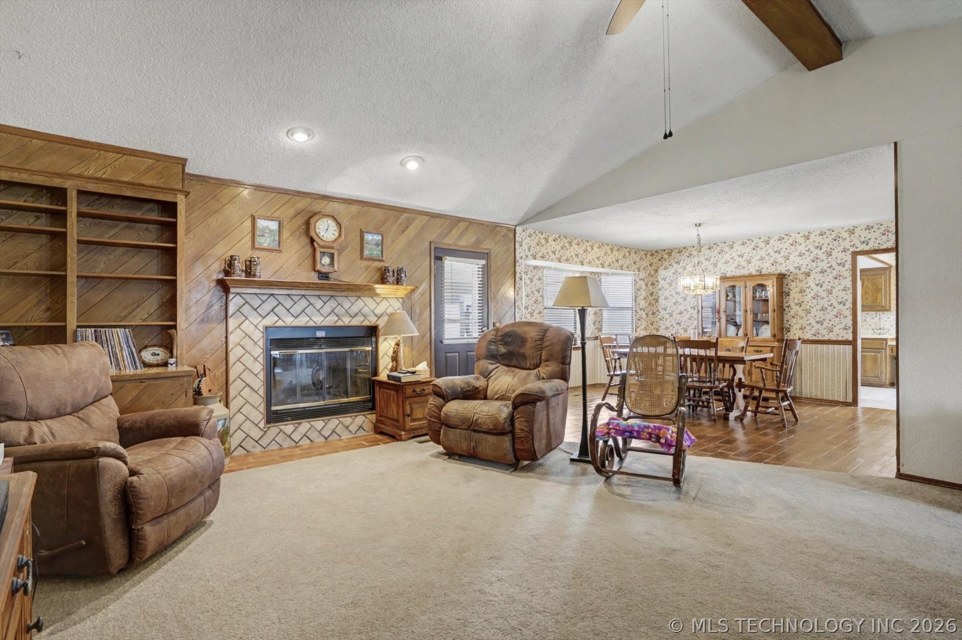 3005 S Juniper Place Property Photo 5