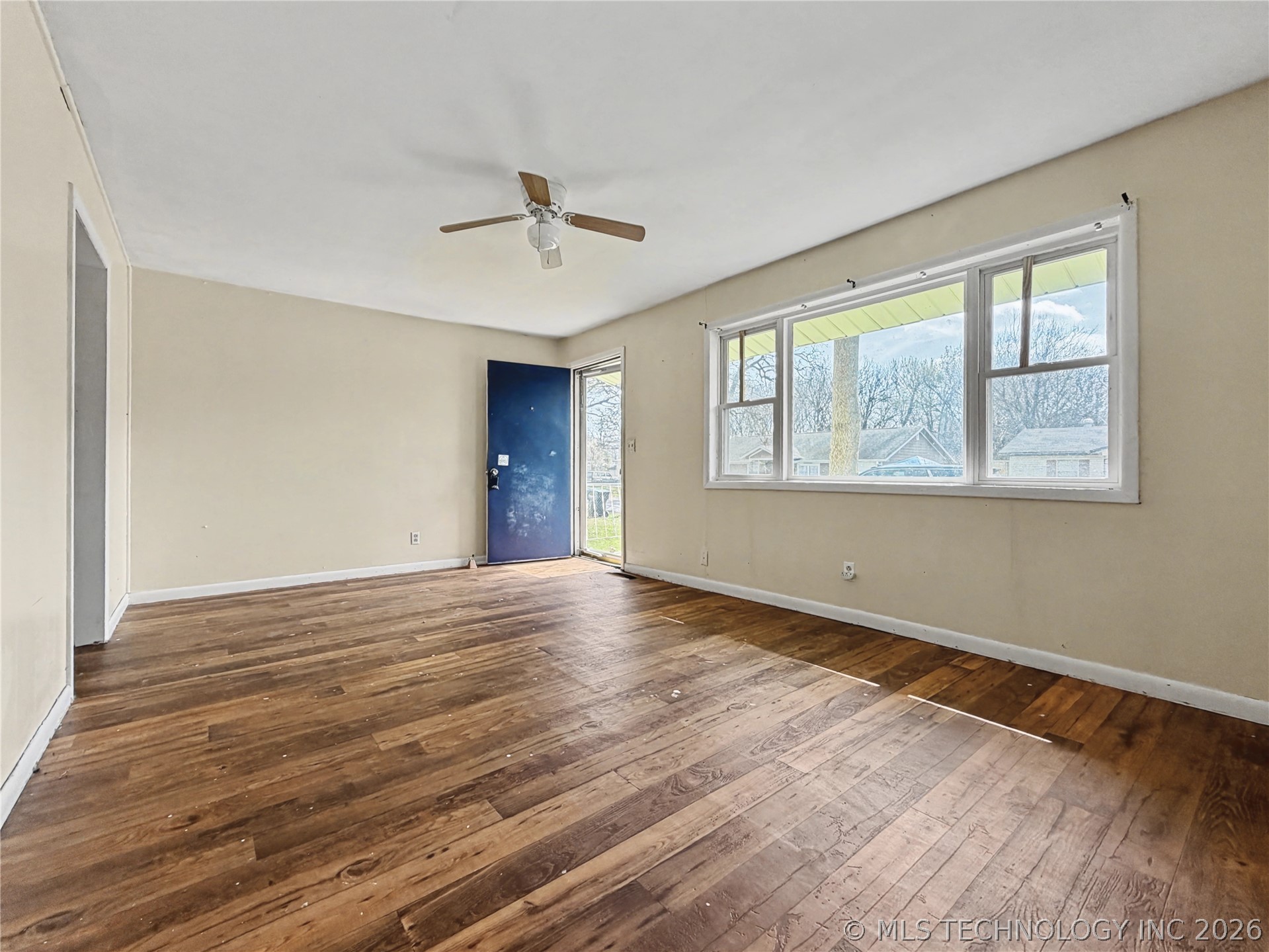 210 Northside Court Property Photo 6