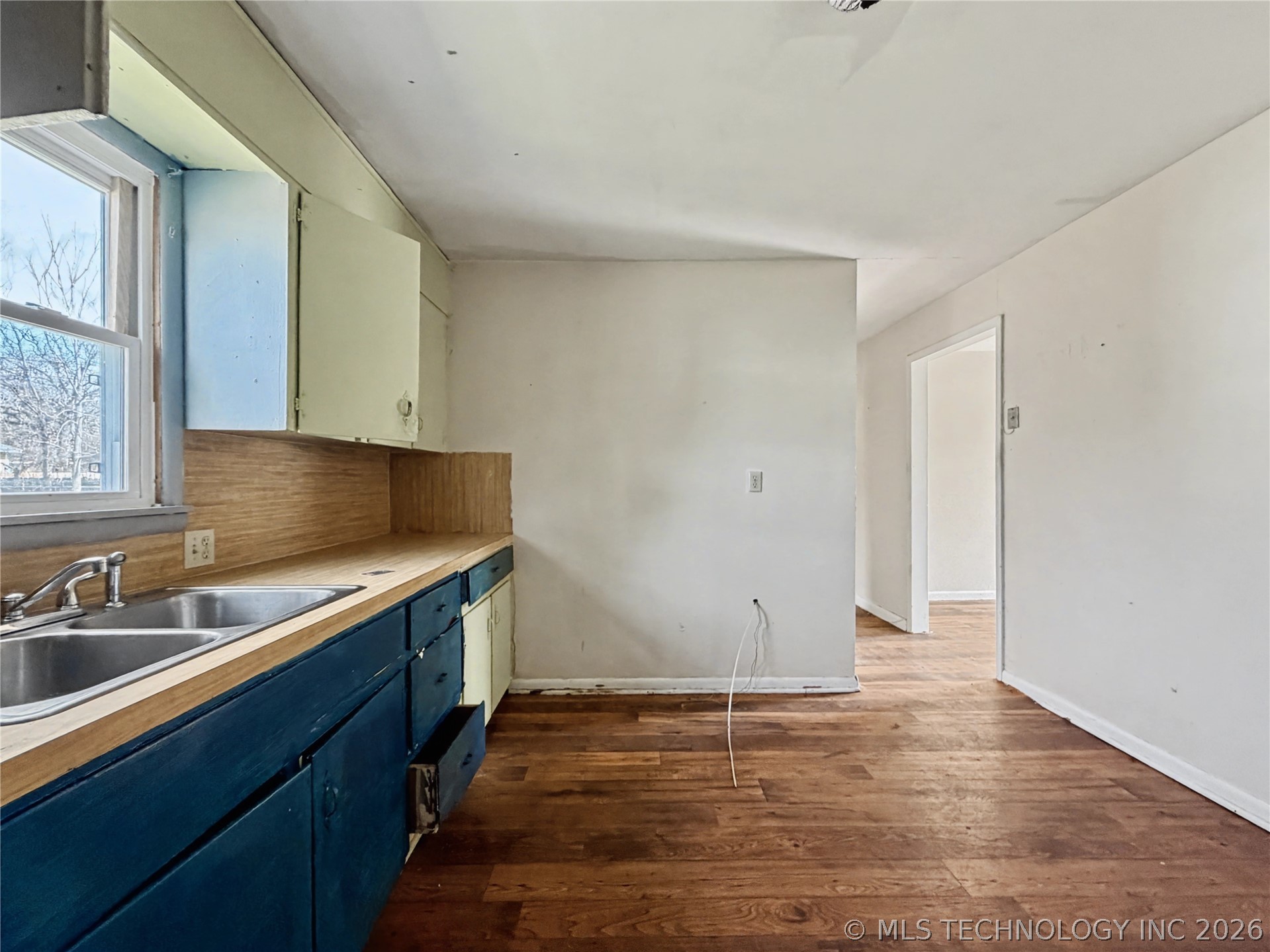 210 Northside Court Property Photo 10