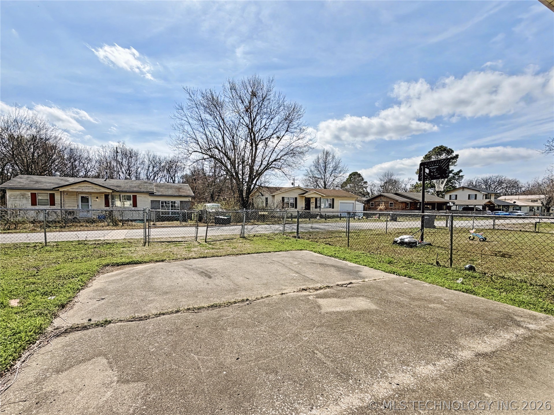 210 Northside Court Property Photo 28