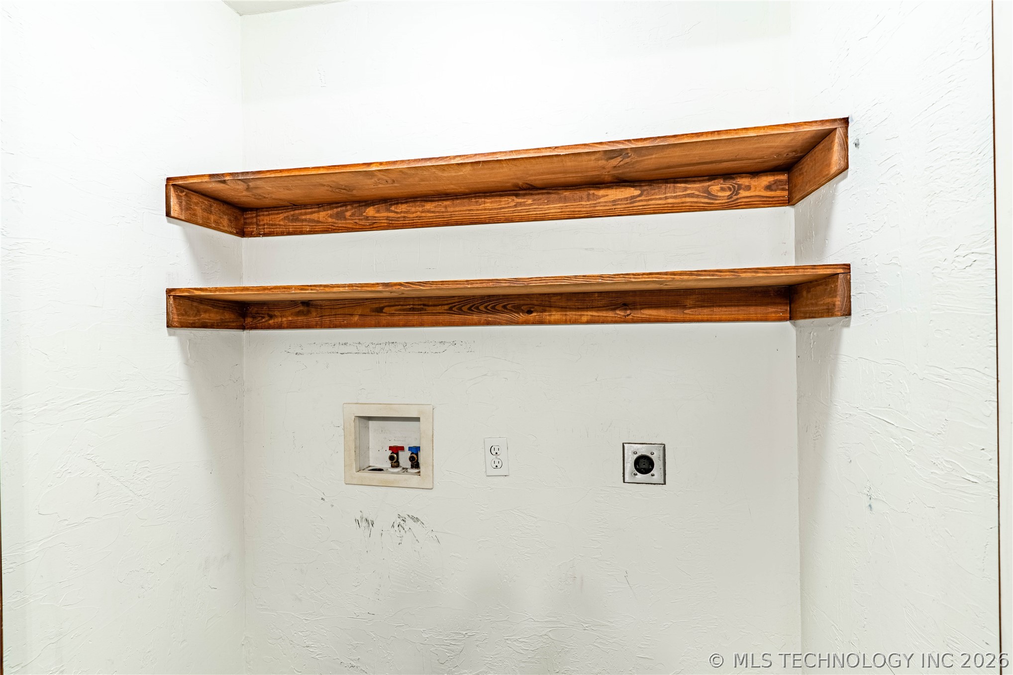 915 E Oak Street Property Photo 15