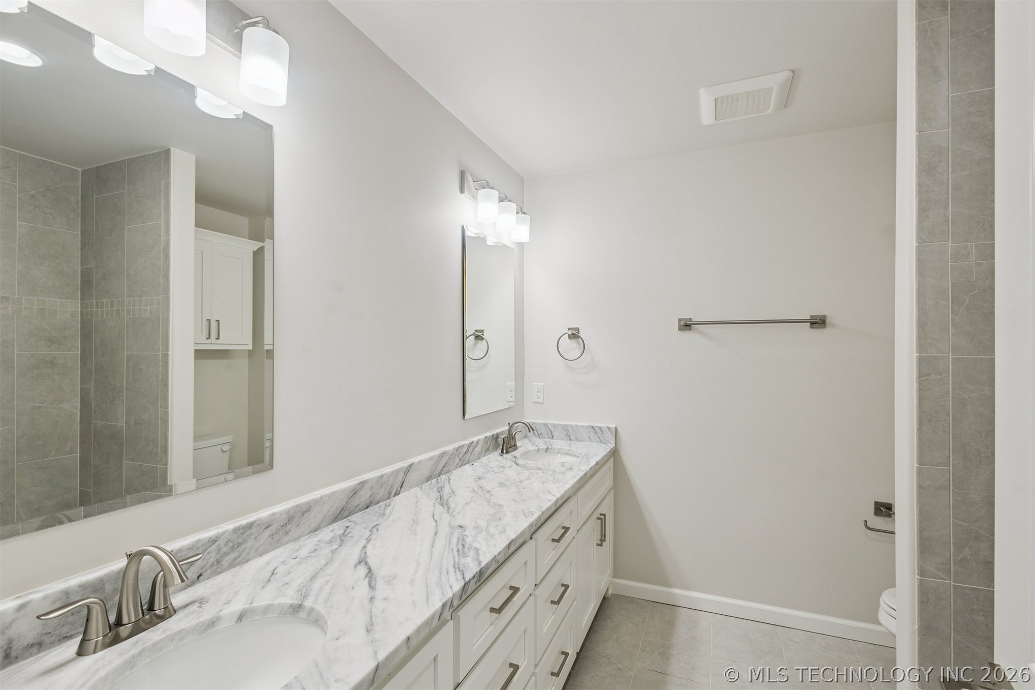 17576 S 52nd East Avenue Property Photo 65