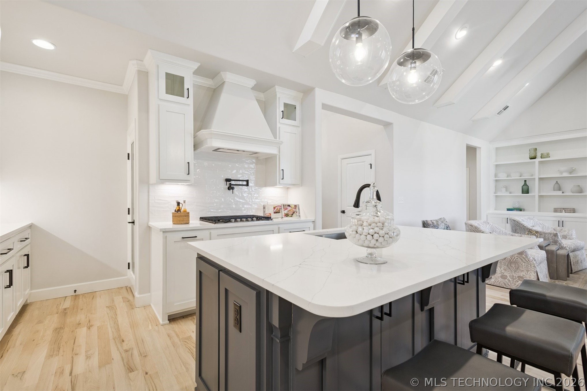 6716 S Gardenia Avenue Property Photo 18