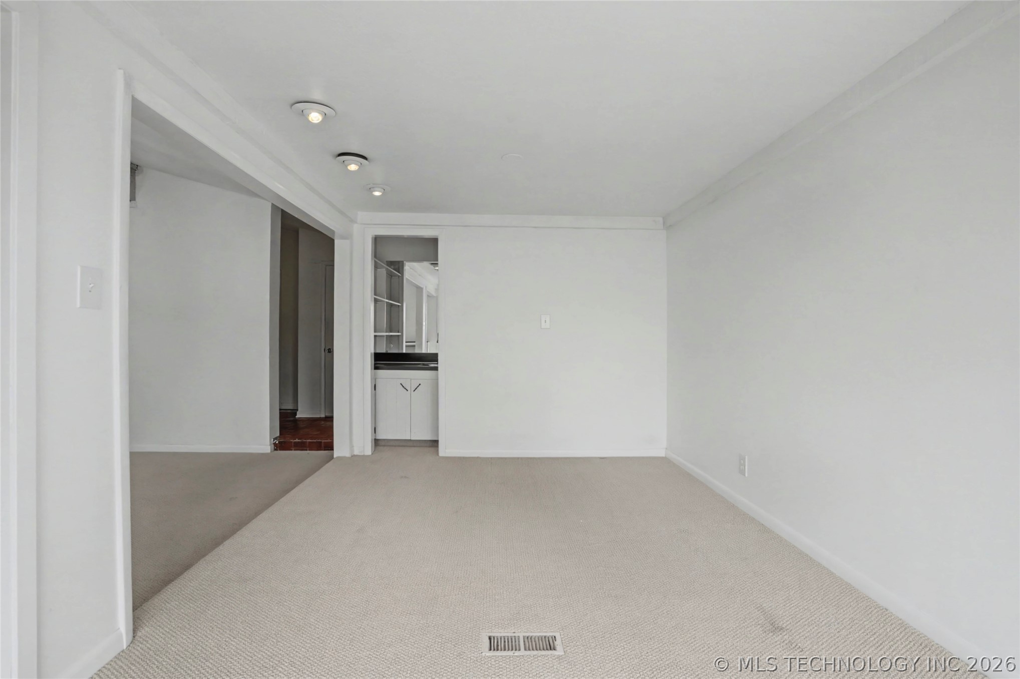 5917 E 43rd Street Property Photo 14