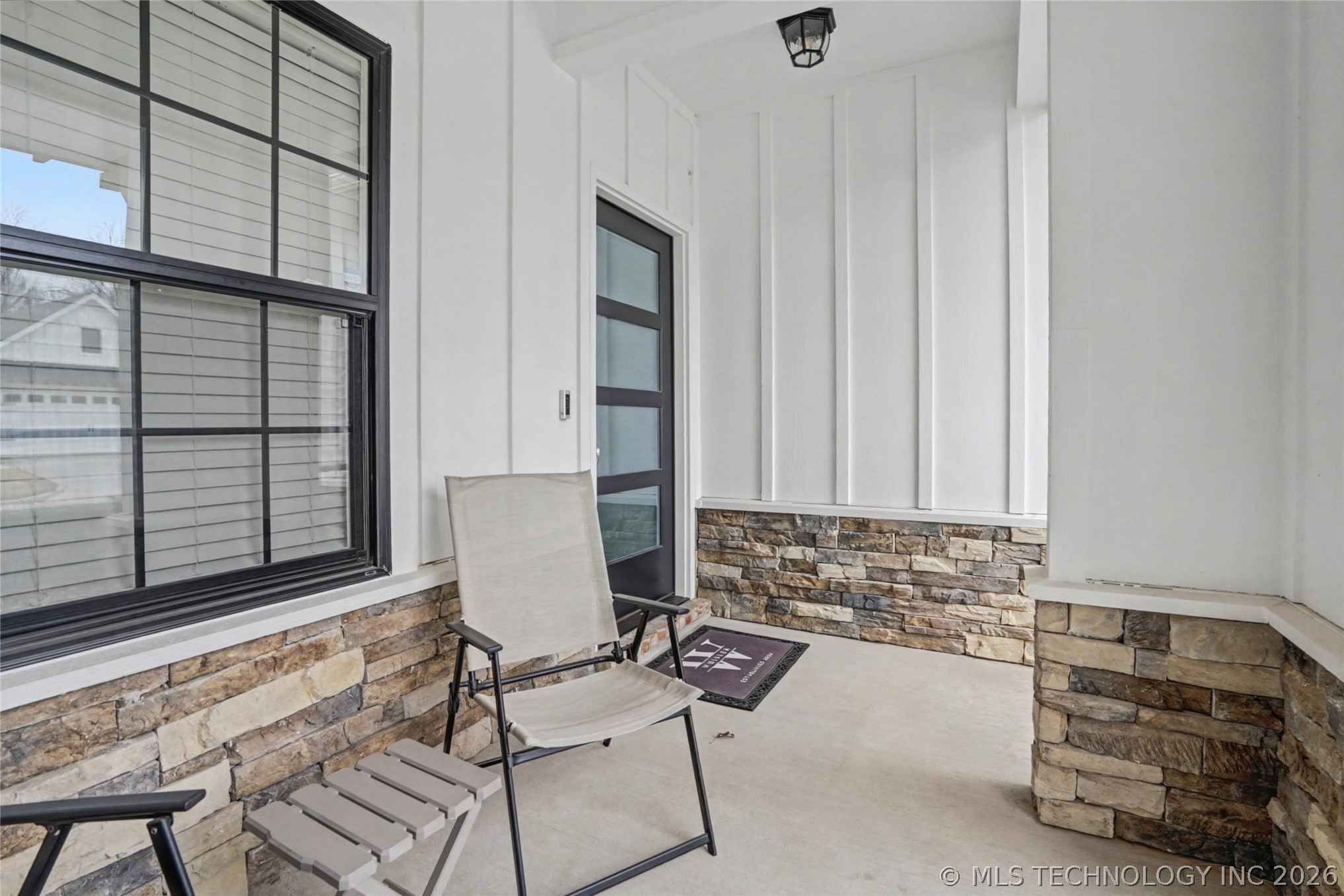 1905 W Huntsville Place Property Photo 5