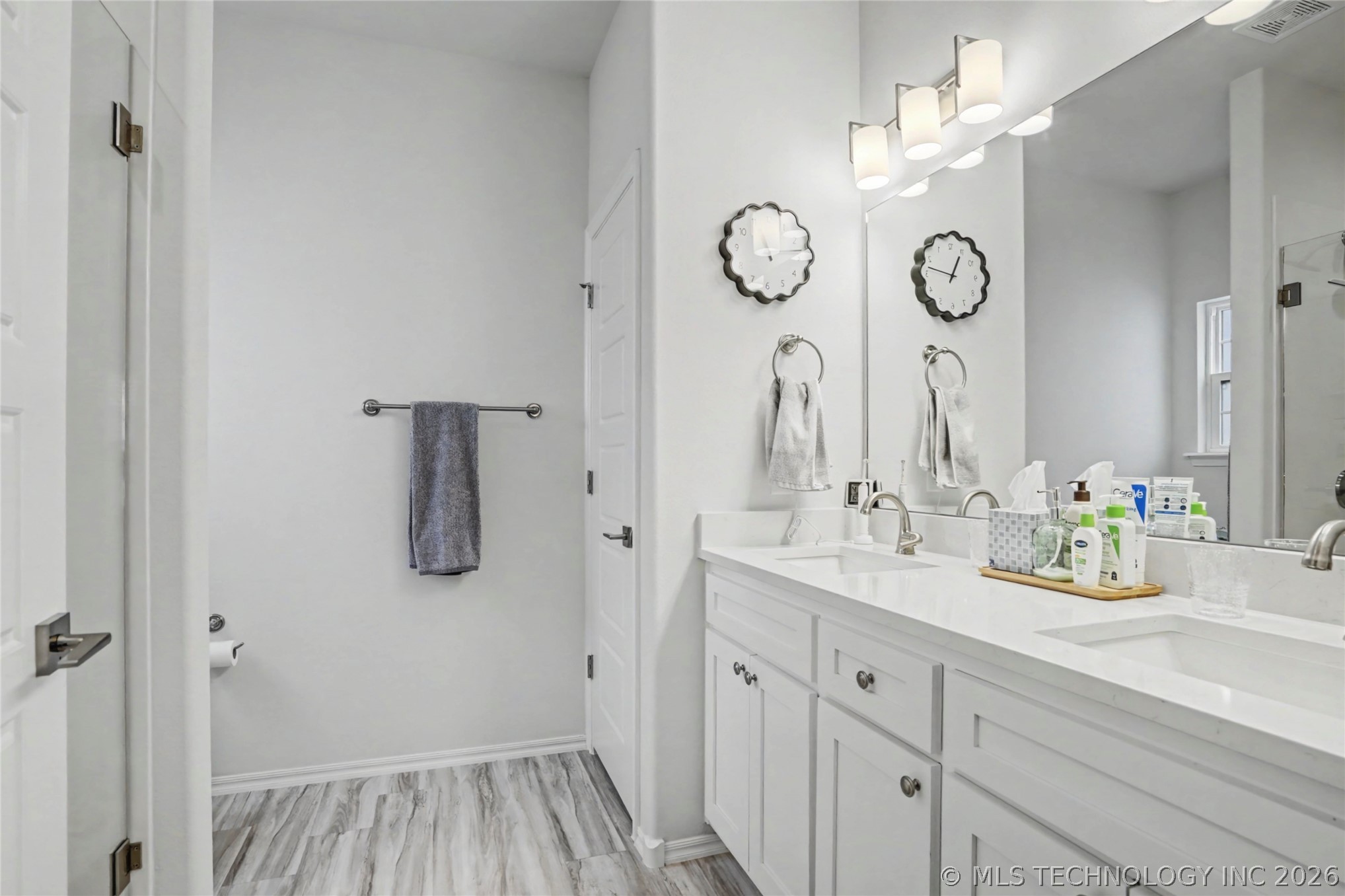 1905 W Huntsville Place Property Photo 29