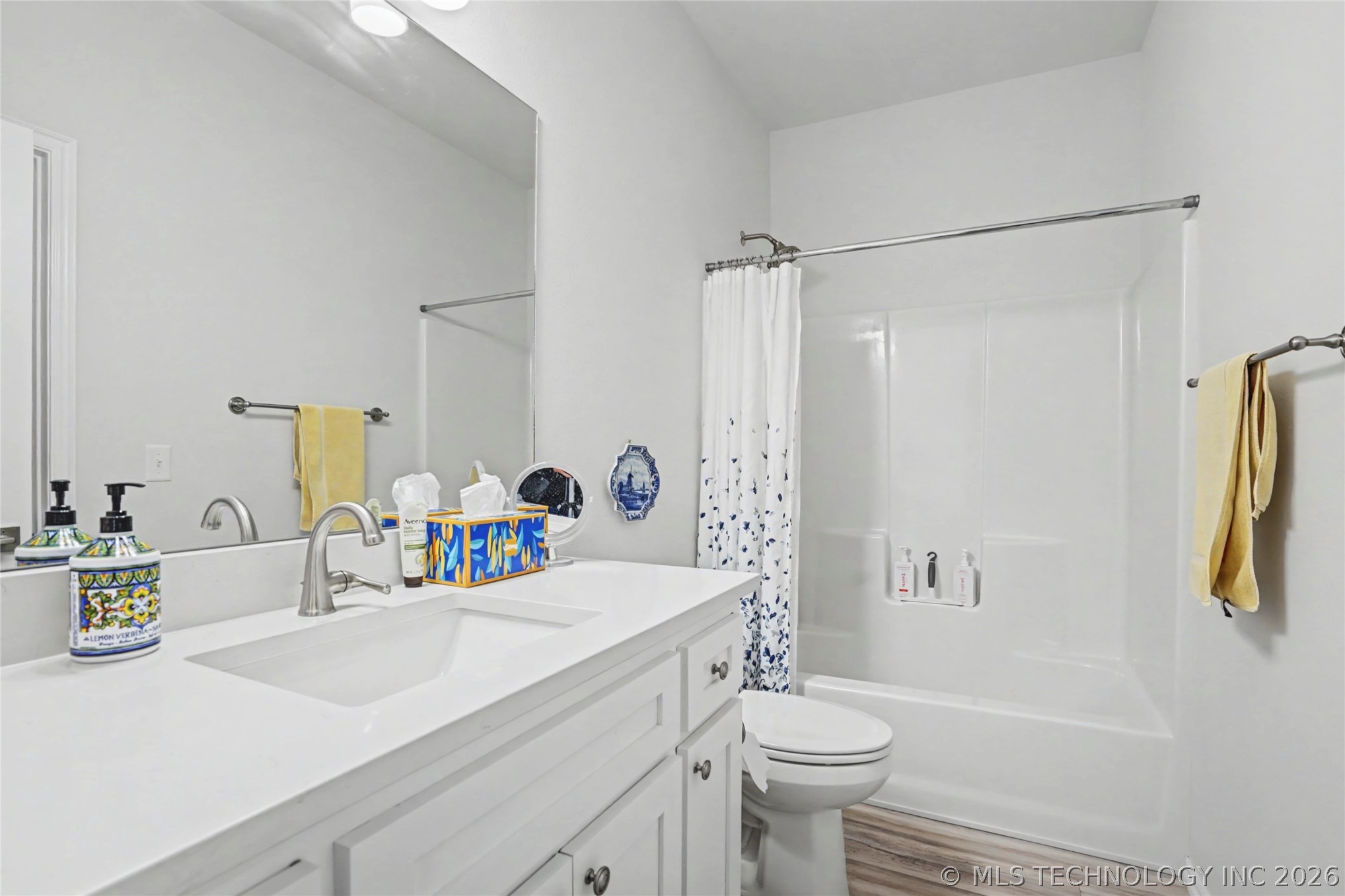 1905 W Huntsville Place Property Photo 35