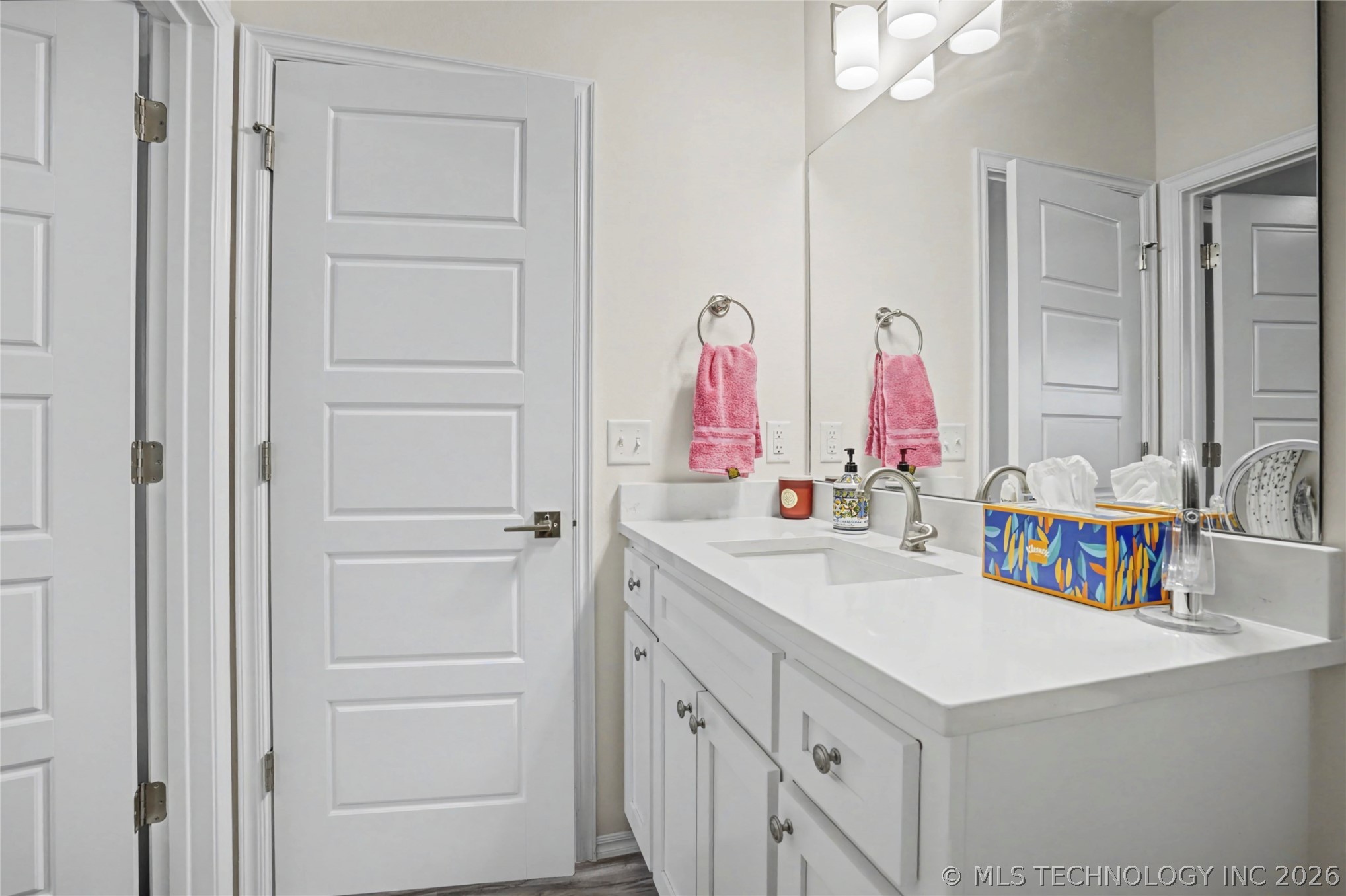 1905 W Huntsville Place Property Photo 36