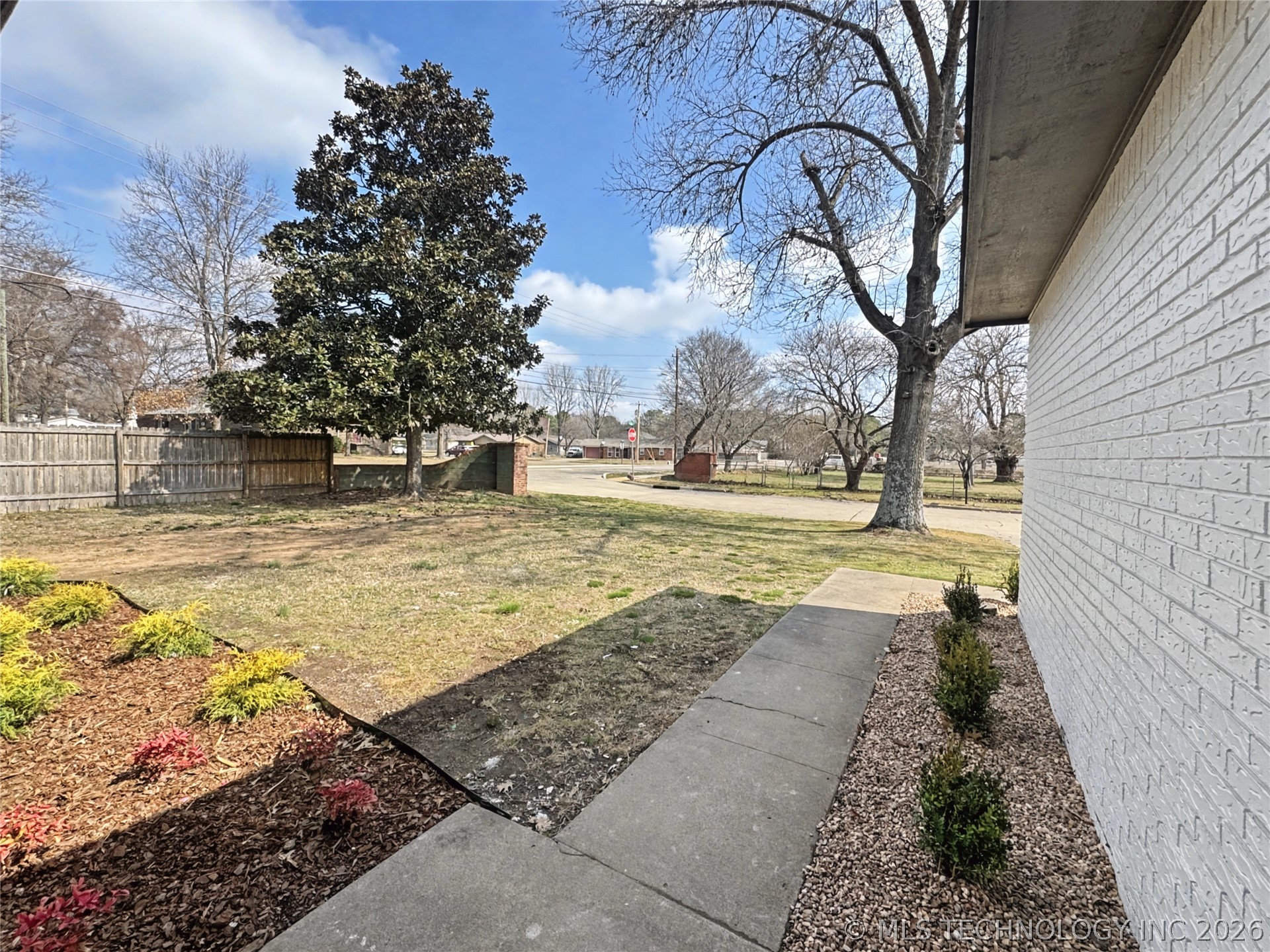 1202 S Ross Avenue Property Photo 2