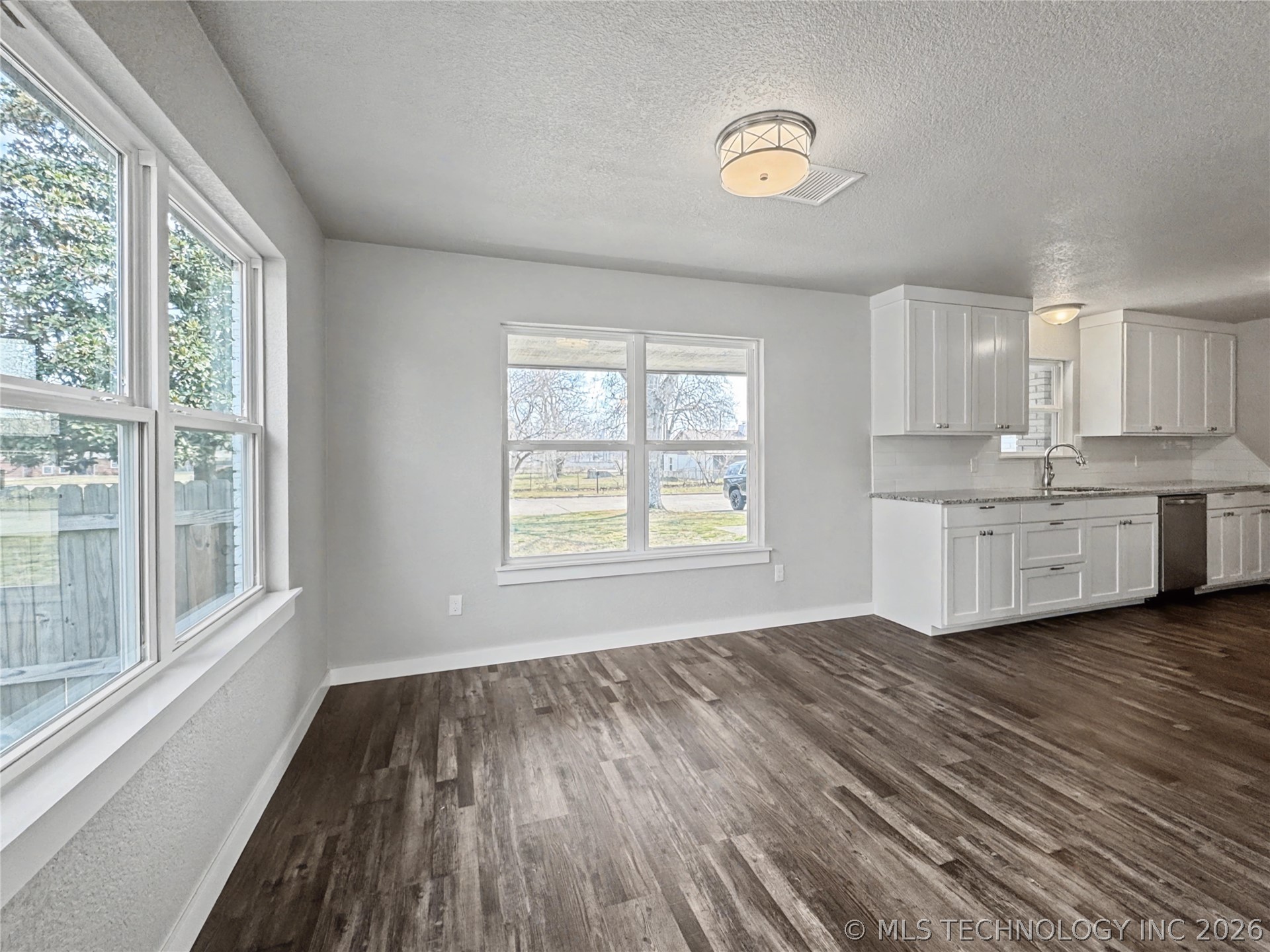 1202 S Ross Avenue Property Photo 11