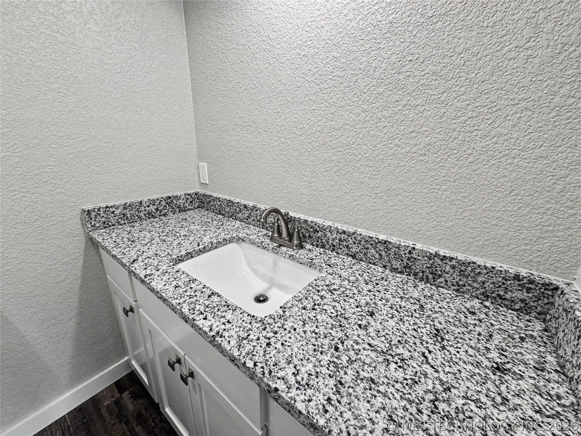 1202 S Ross Avenue Property Photo 35