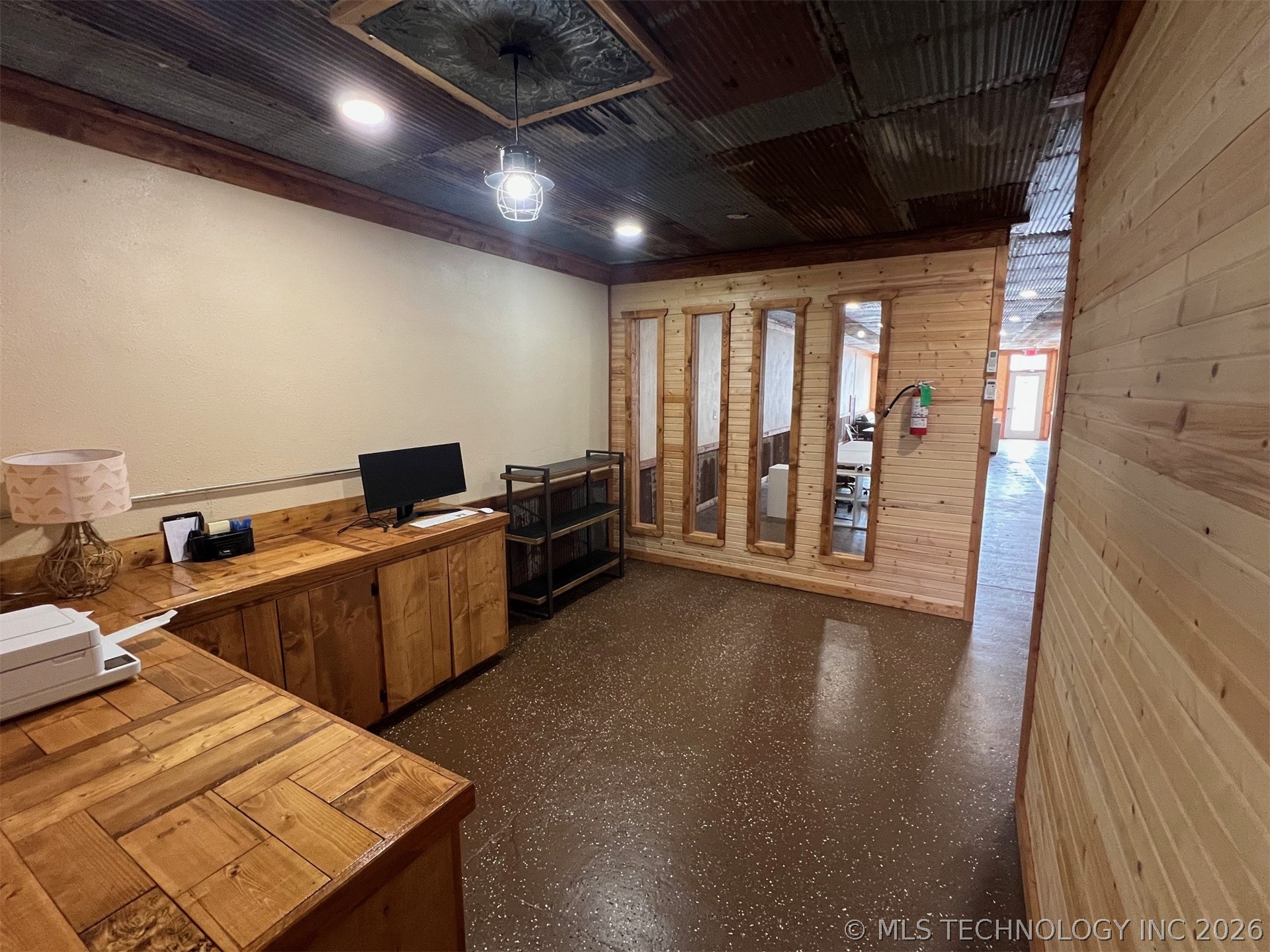 307 W Gentry Street Property Photo 12