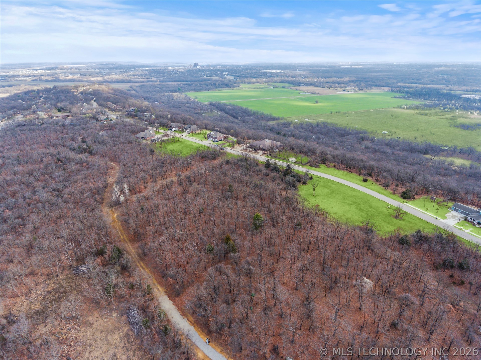 2715 Mountain Road Property Photo 6