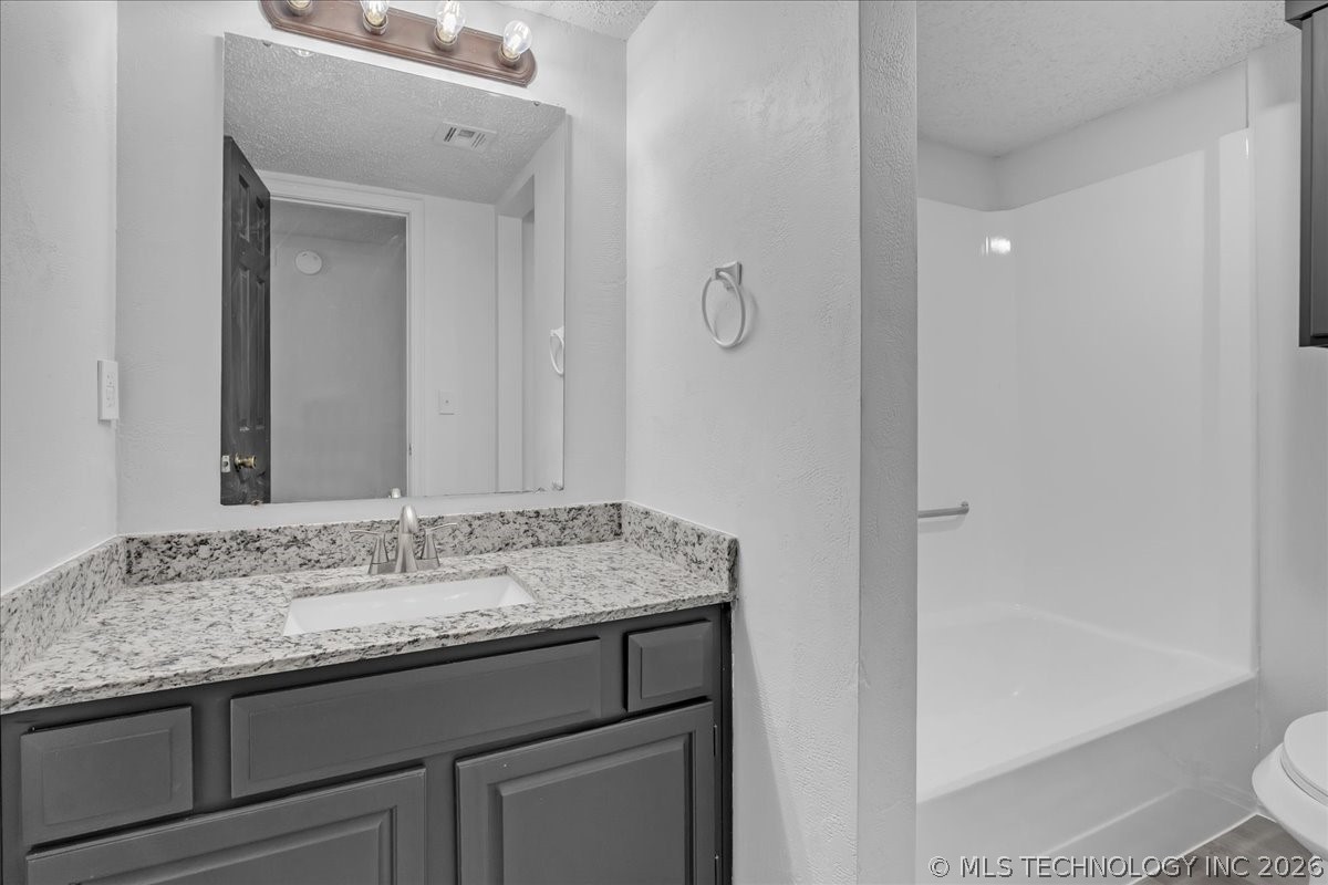 13005 E 28th Place Property Photo 16