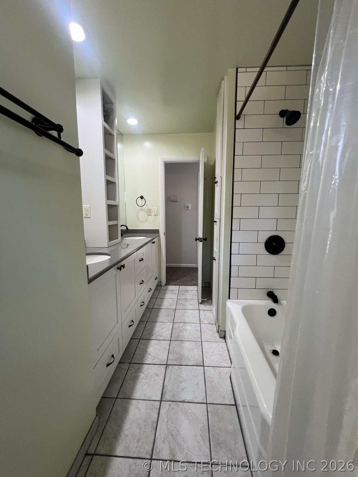 1751 E 59th Place Property Photo 13