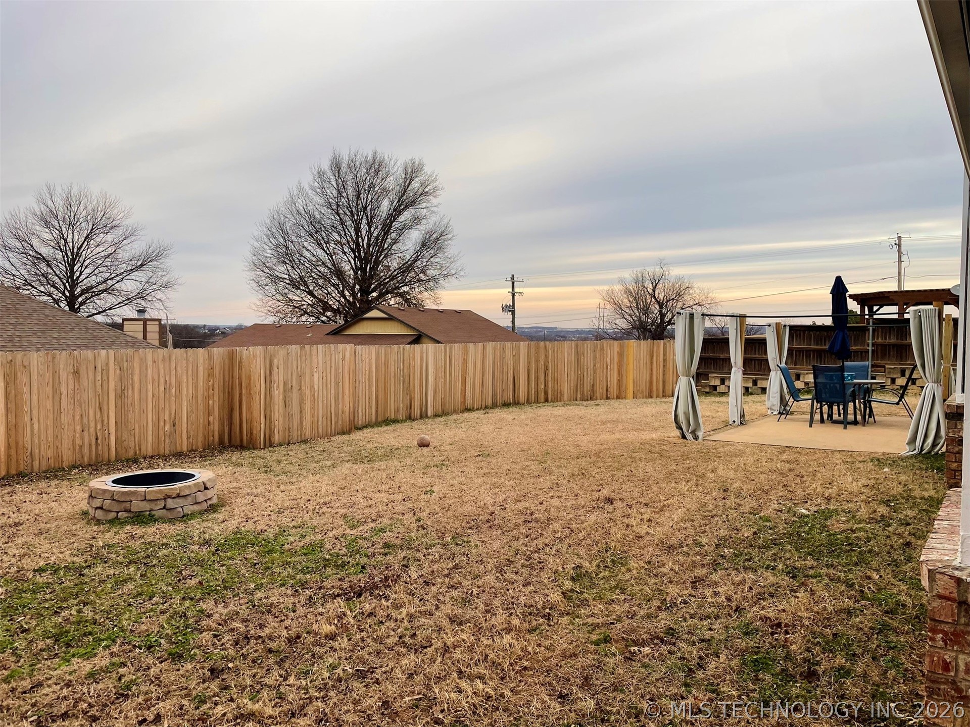 11106 S 1st Street Property Photo 26