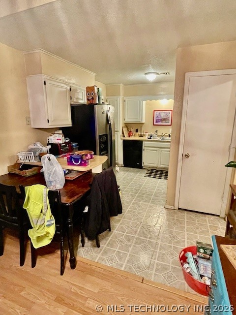 1608 W Lansing Street Property Photo 4