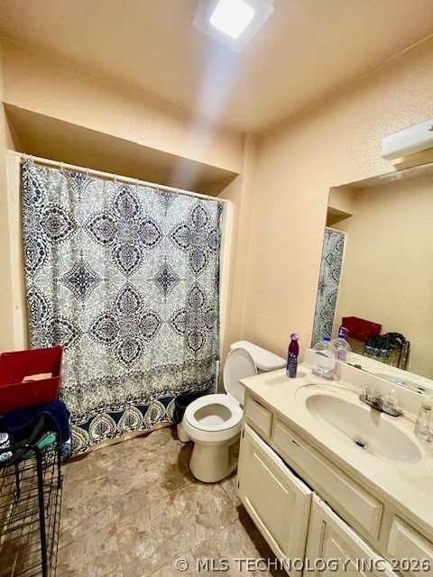 1608 W Lansing Street Property Photo 6
