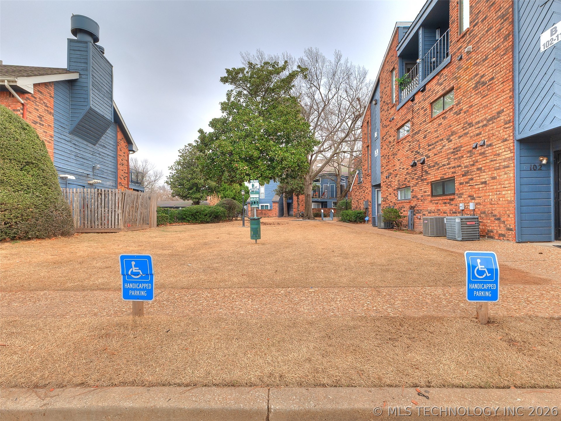 6737 S Peoria Avenue C202 Property Photo 28
